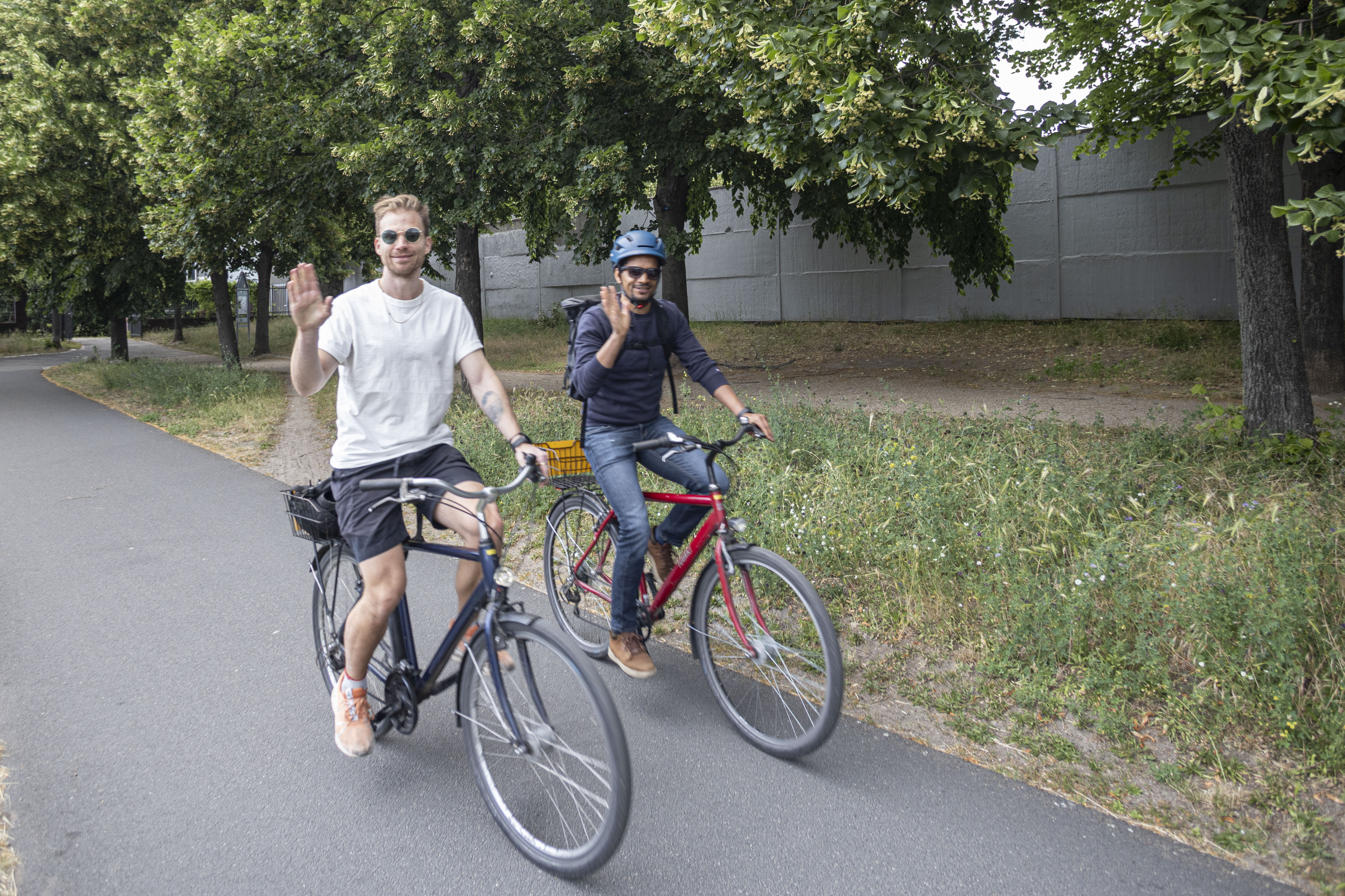 To cyklister i Berlin