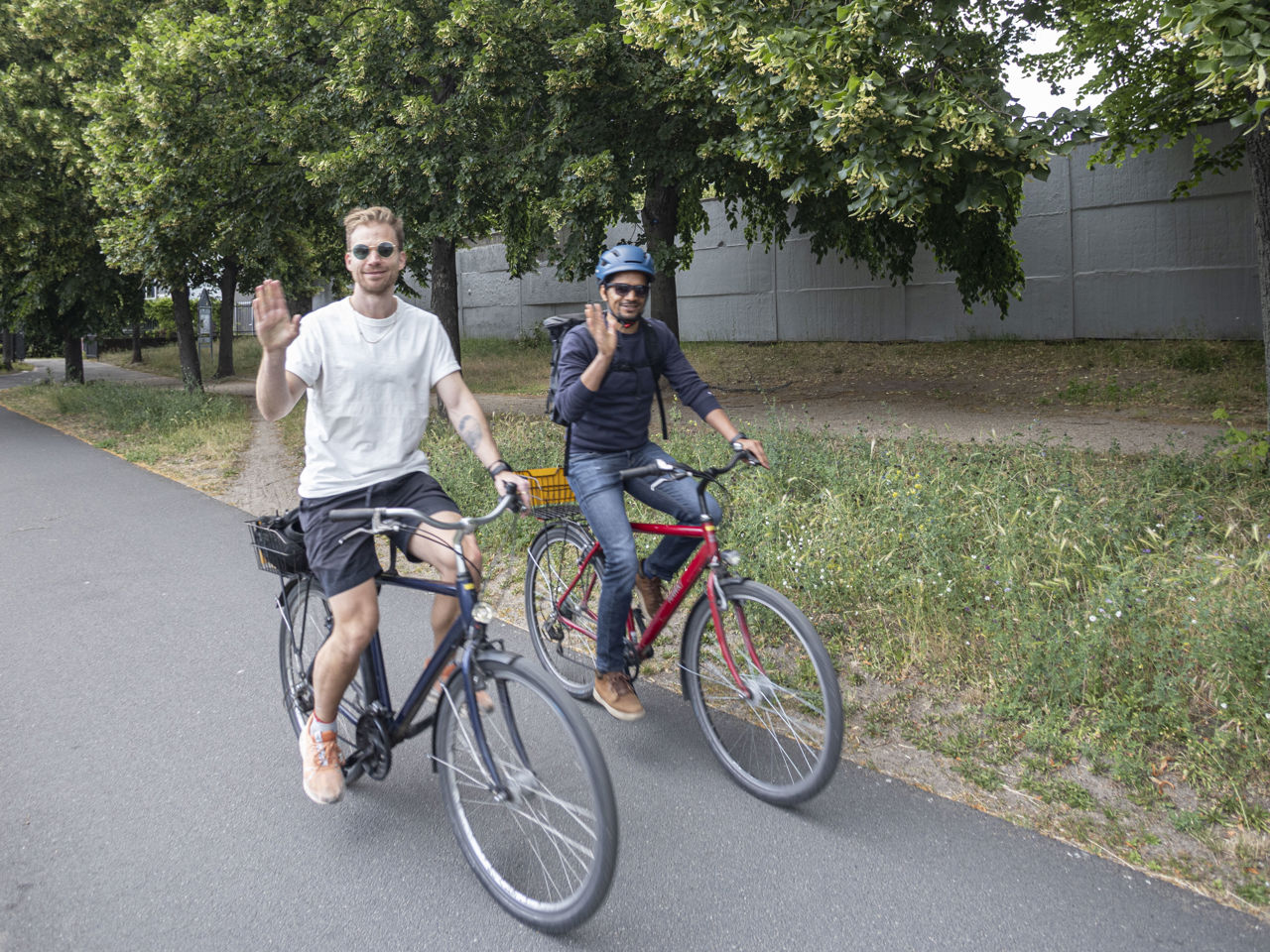 To cyklister i Berlin