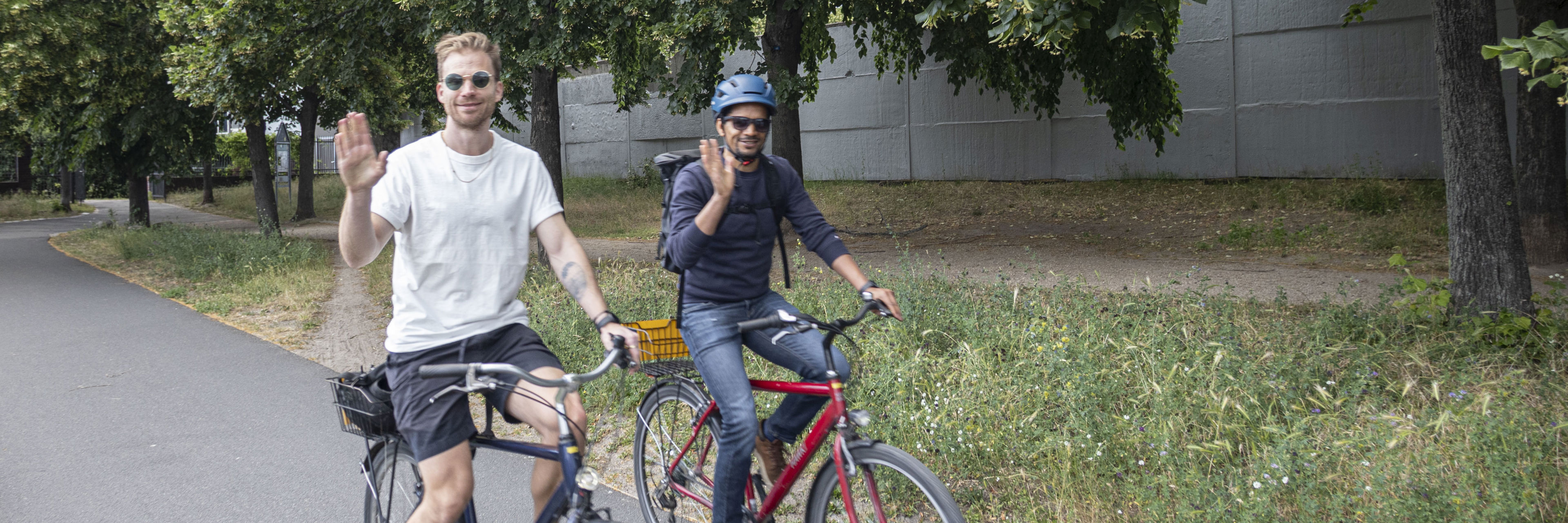 To cyklister i Berlin
