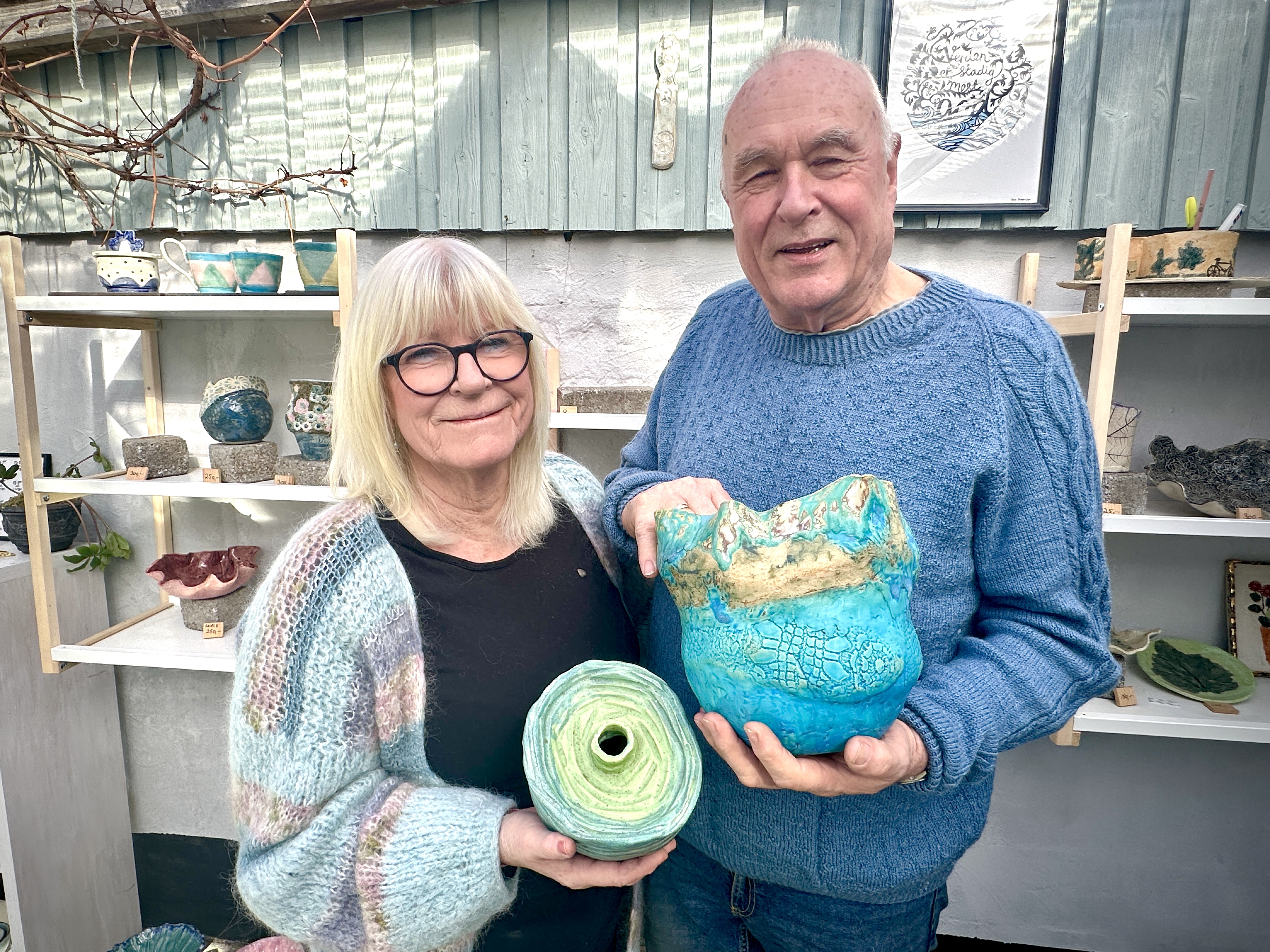 Parret begyndte at lave keramik for 5-6 år siden, og er blevet meget glade for det. Her med nogle af deres værker