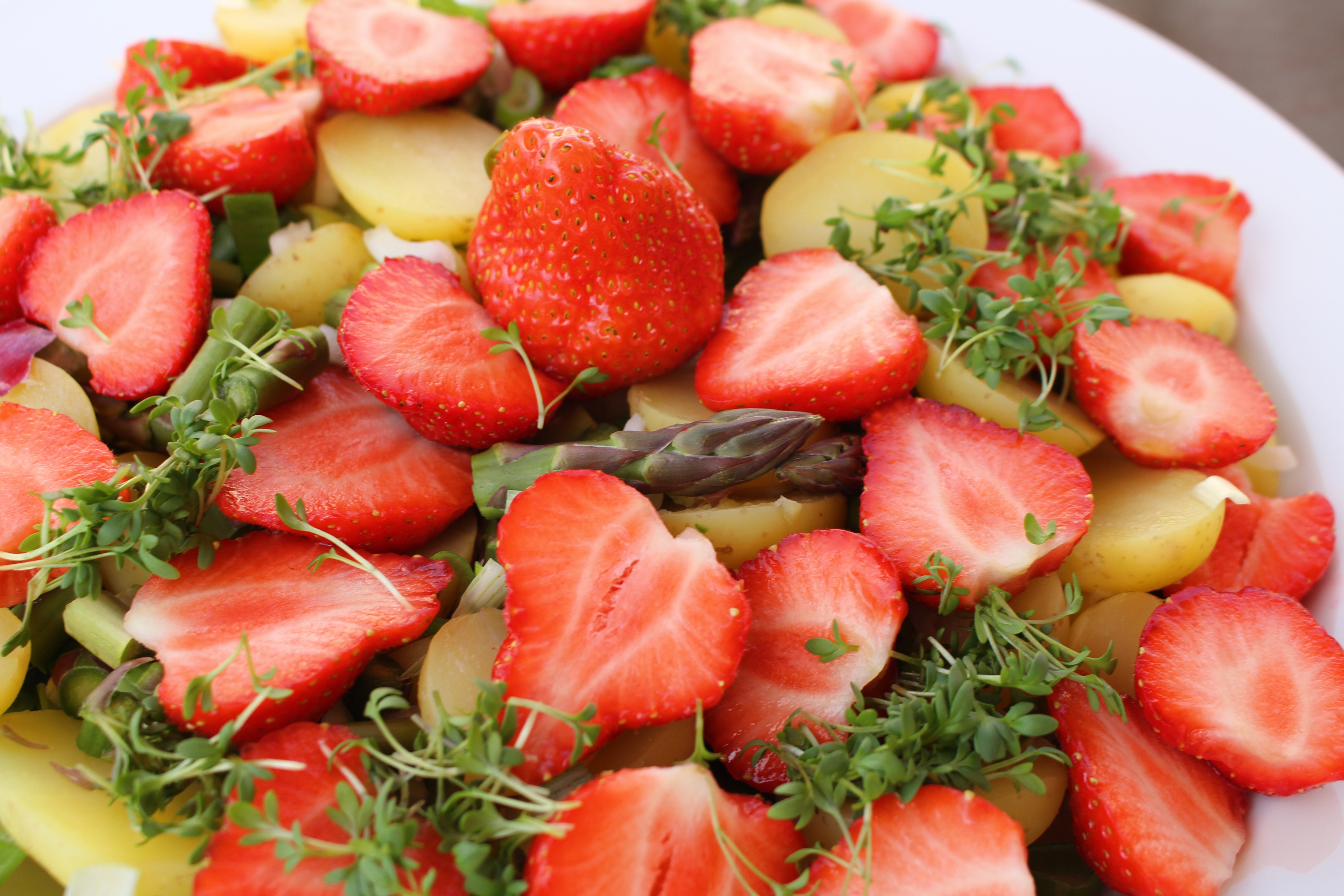 Sommersalat med jordbær