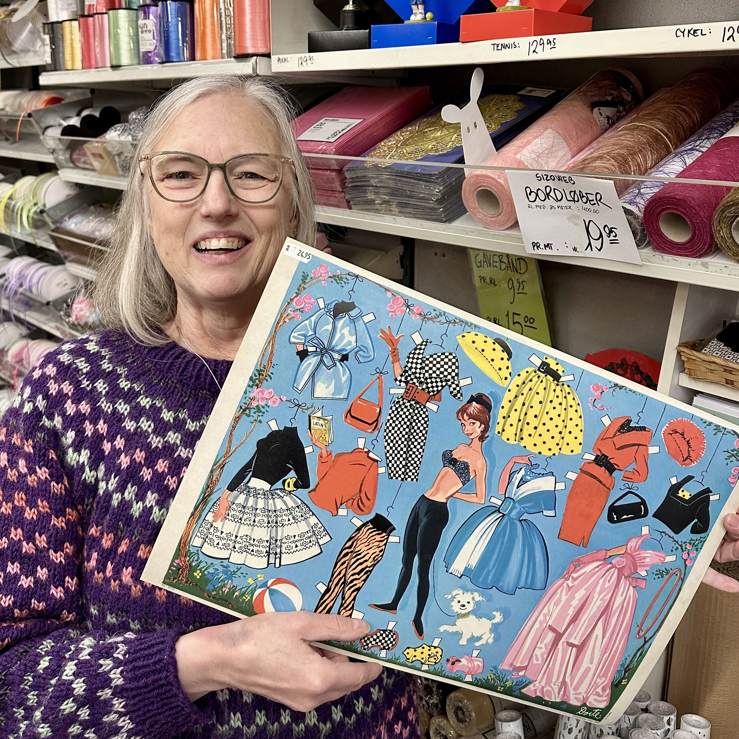 Kirsten har alt fra clips til påklædningsdukker