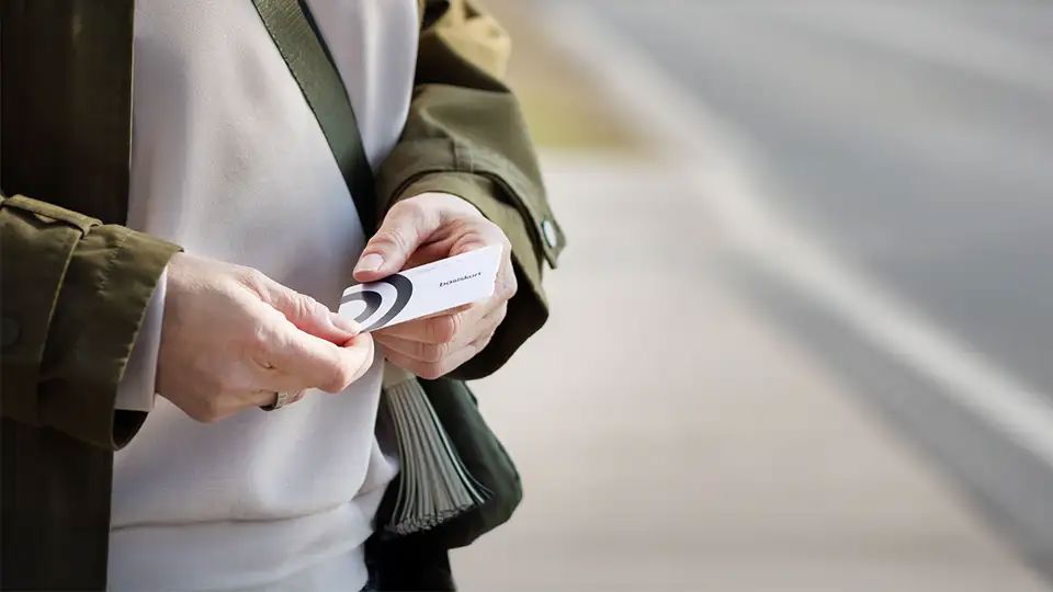 Du skal checke ind, hver gang du stiger på – og checke ud, hver gang du stiger af. Det gælder også, når du skifter transportmiddel undervejs.