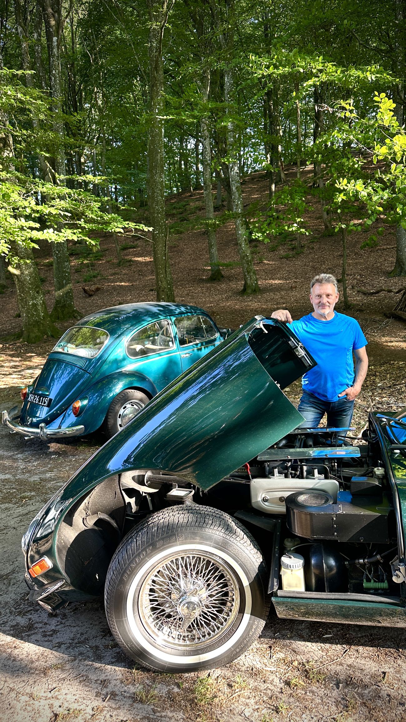 Jaguar E-type med åben kølerhjelm