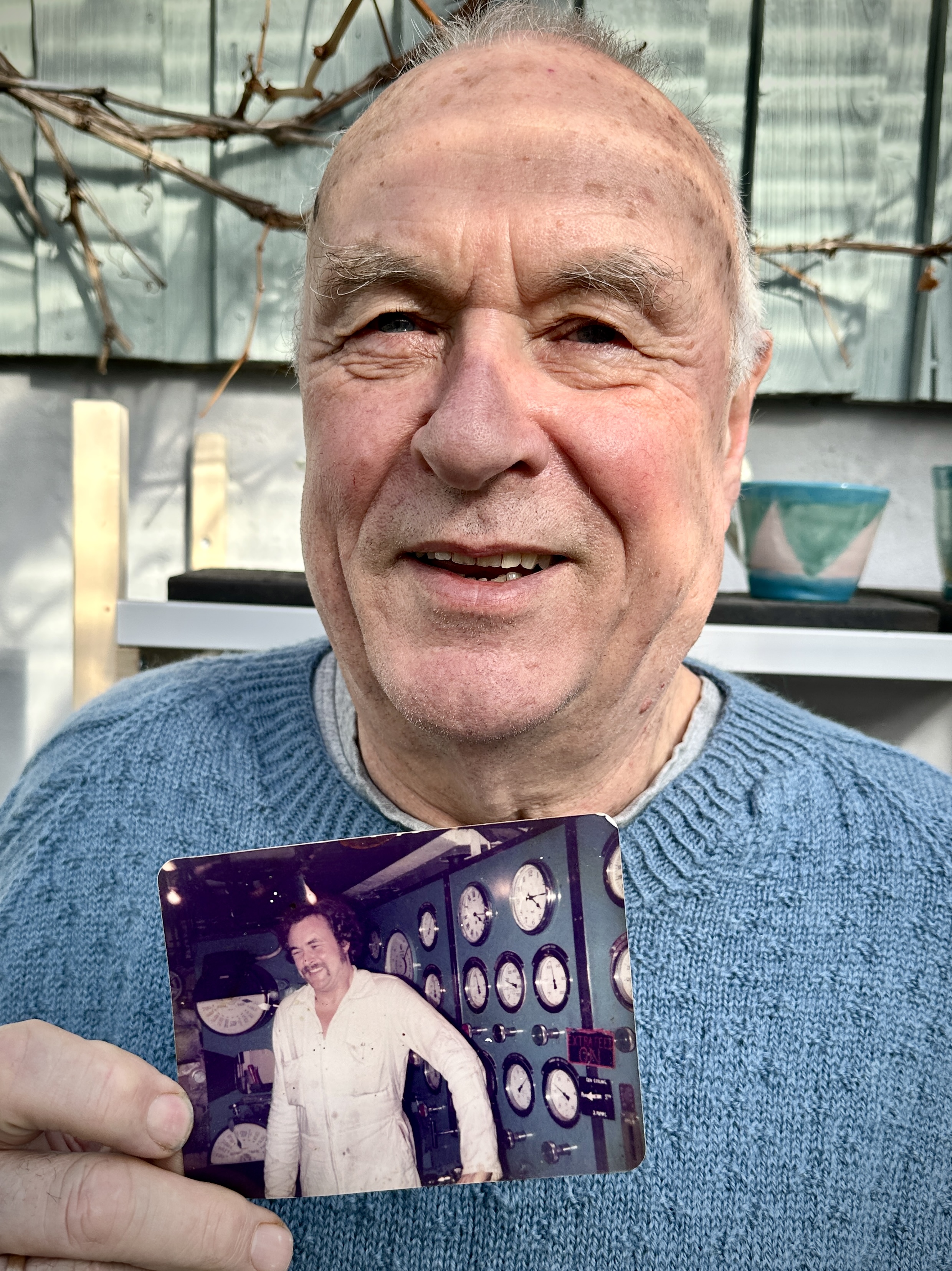 Mark med et billede af sig selv, som han så ud i 1984, hvor han arbejde på Aalborg Værft.