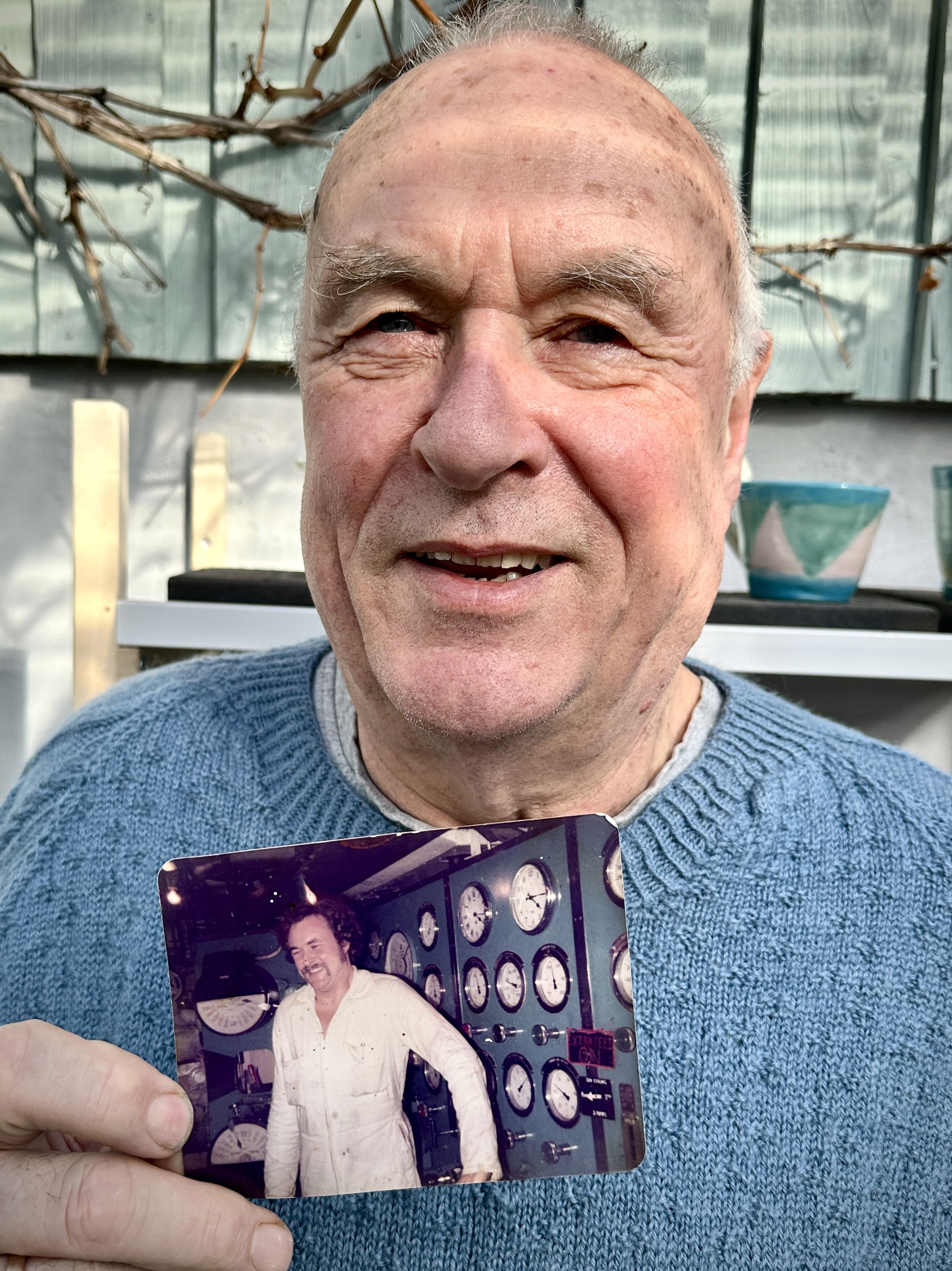 Mark med et billede af sig selv, som han så ud i 1984, hvor han arbejde på Aalborg Værft.